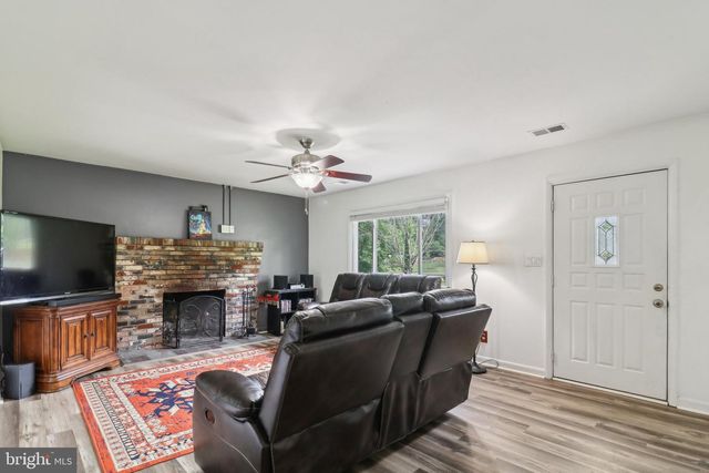 12 TURNER DR, Stafford, VA 22556