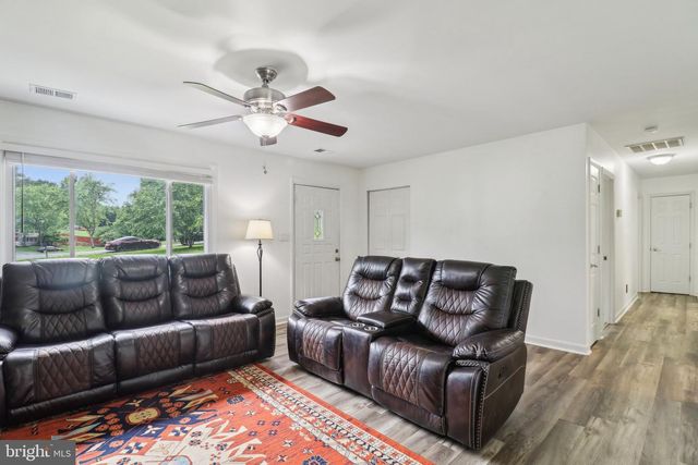 12 TURNER DR, Stafford, VA 22556