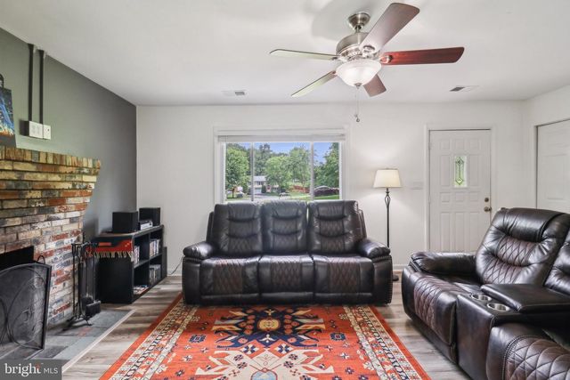 12 TURNER DR, Stafford, VA 22556