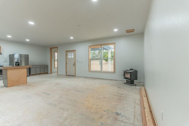 2077 County Road 408, Navasota, TX 77868