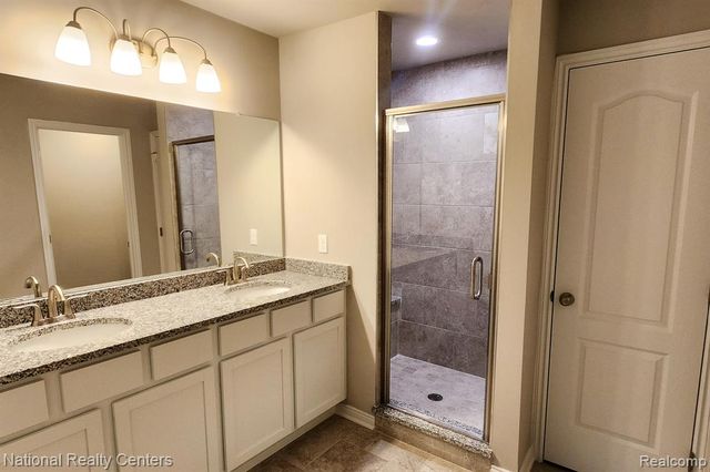 303 Devonshire Drive 7, Lapeer, MI 48446