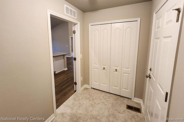 303 Devonshire Drive 7, Lapeer, MI 48446