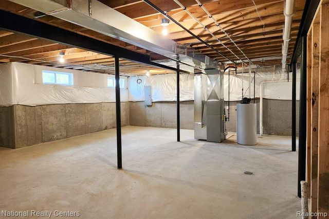 303 Devonshire Drive 7, Lapeer, MI 48446