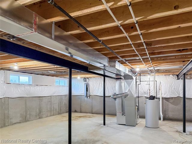 303 Devonshire Drive 7, Lapeer, MI 48446