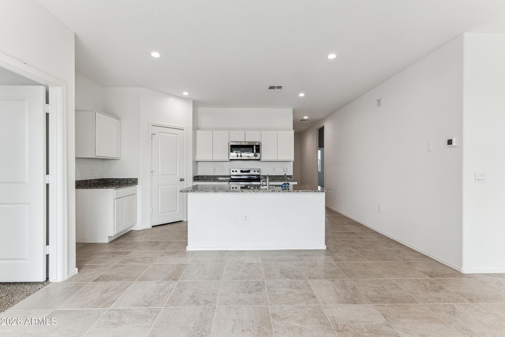 1525 E CURRIER Drive E, Casa Grande, AZ 85122 — photo 3