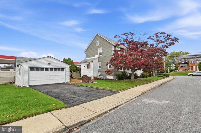 604 S OAK LN S, Secane, PA 19018