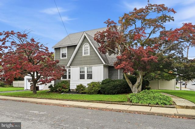604 S OAK LN S, Secane, PA 19018