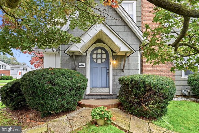 604 S OAK LN S, Secane, PA 19018