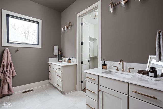 16519 Burlwood Drive, Westfield, IN 46074