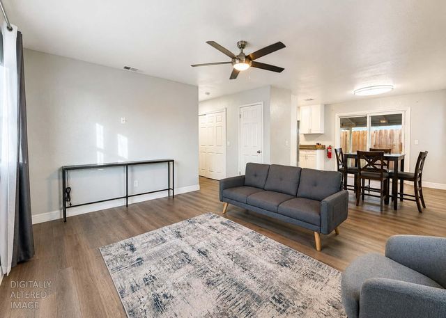 336 1st St, Livingston, CA 95334