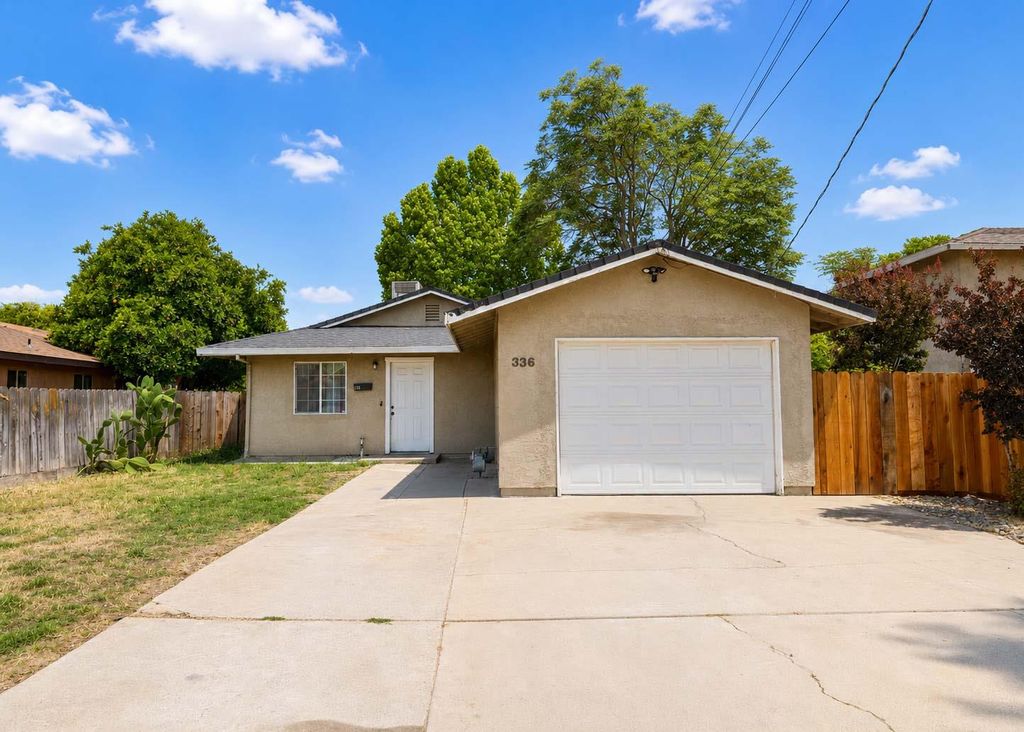 336 1st St, Livingston, CA 95334