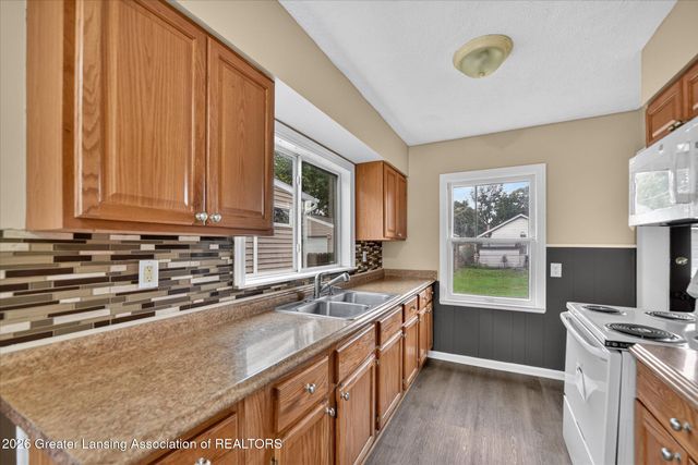 1919 Harding Avenue, Lansing, MI 48910