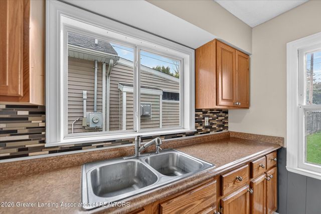1919 Harding Avenue, Lansing, MI 48910
