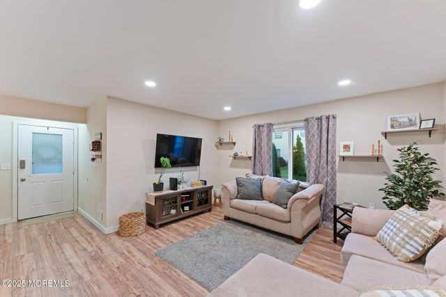 1403 Violet Lane, Jackson, NJ 08527