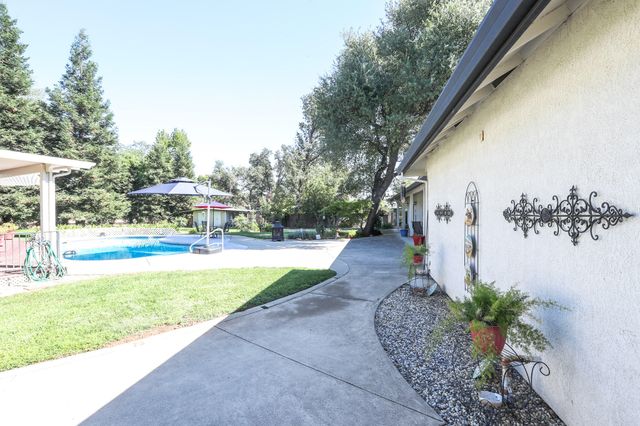 6639 Riata Drive, Redding, CA 96002