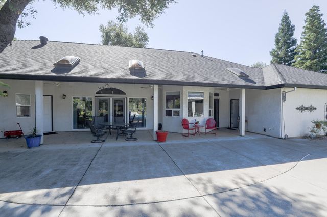 6639 Riata Drive, Redding, CA 96002