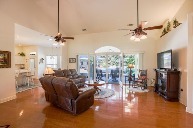 6639 Riata Drive, Redding, CA 96002