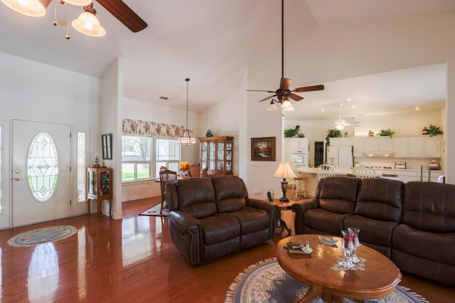 6639 Riata Drive, Redding, CA 96002