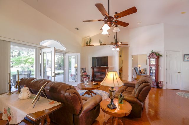 6639 Riata Drive, Redding, CA 96002