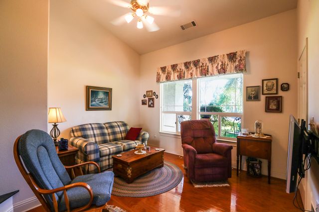 6639 Riata Drive, Redding, CA 96002