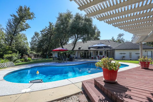 6639 Riata Drive, Redding, CA 96002