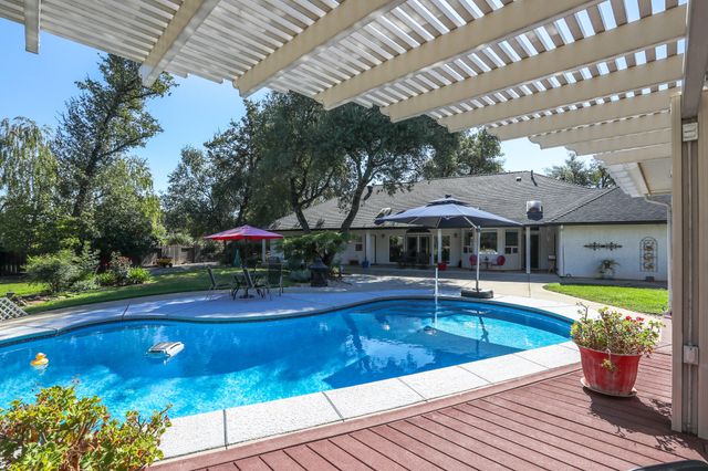 6639 Riata Drive, Redding, CA 96002