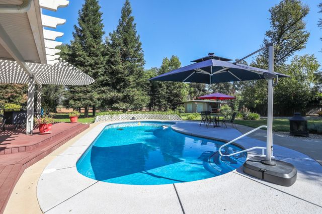 6639 Riata Drive, Redding, CA 96002