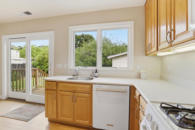 2166 5th Ave, San Rafael, CA 94901