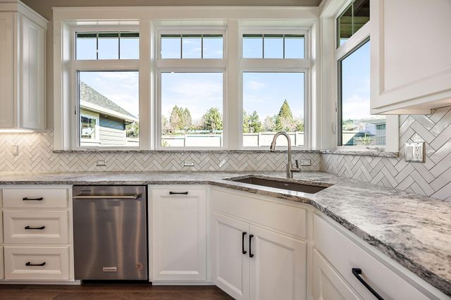 4137 Shamrock Drive, Medford, OR 97504