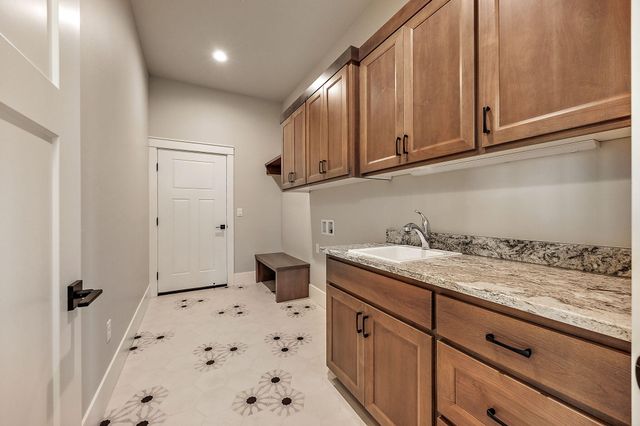 4137 Shamrock Drive, Medford, OR 97504