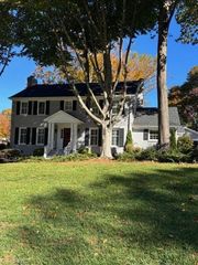 1704 Beechtree Road, Greensboro, NC 27408