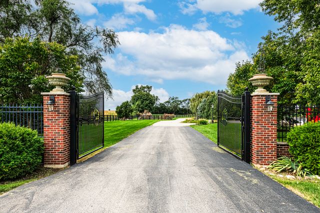 6715 Meyer Road, Marengo, IL 60152
