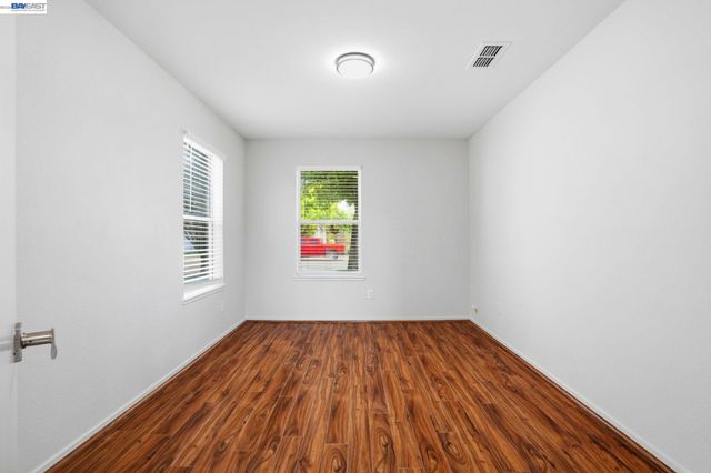 419 Pioneer Ave, Manteca, CA 95336