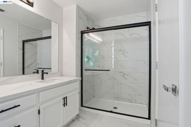 419 Pioneer Ave, Manteca, CA 95336