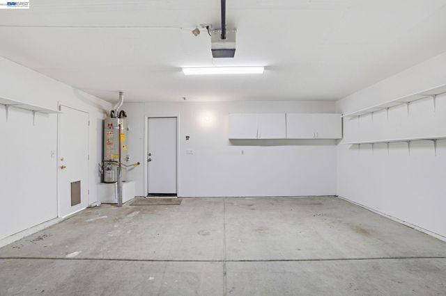 419 Pioneer Ave, Manteca, CA 95336