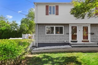 6 Saugus Avenue A, Saugus, MA 01906
