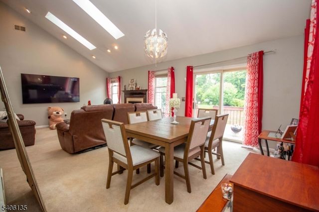 18 Mountain View Ct, Hardyston Twp., NJ 07419