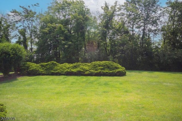 18 Mountain View Ct, Hardyston Twp., NJ 07419