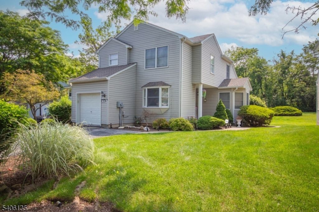 18 Mountain View Ct, Hardyston Twp., NJ 07419