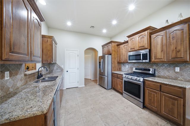 8409 N 77 East Avenue, Owasso, OK 74055