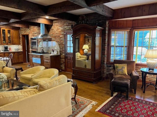 10810 BURBANK DR, Potomac, MD 20854
