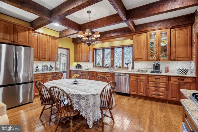 10810 BURBANK DR, Potomac, MD 20854