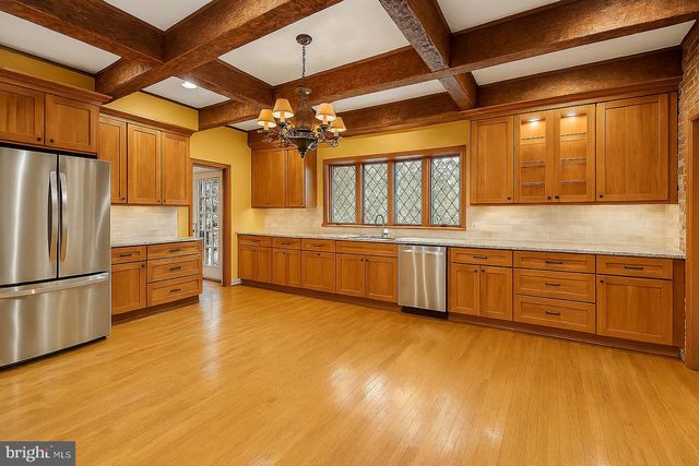 10810 BURBANK DR, Potomac, MD 20854