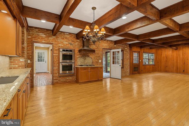10810 BURBANK DR, Potomac, MD 20854