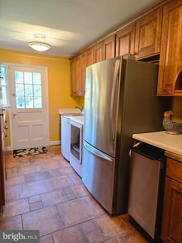 10810 BURBANK DR, Potomac, MD 20854