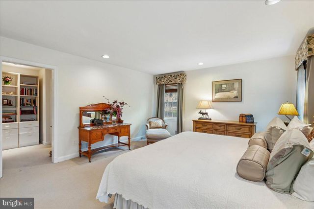 10810 BURBANK DR, Potomac, MD 20854