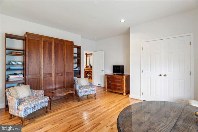 10810 BURBANK DR, Potomac, MD 20854