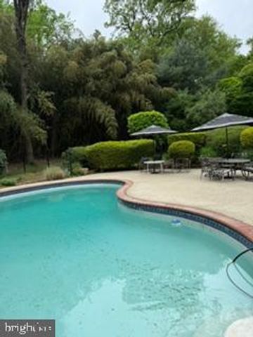 10810 BURBANK DR, Potomac, MD 20854