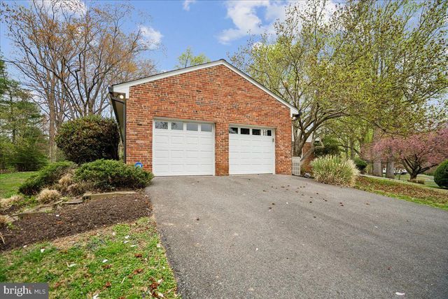 10810 BURBANK DR, Potomac, MD 20854