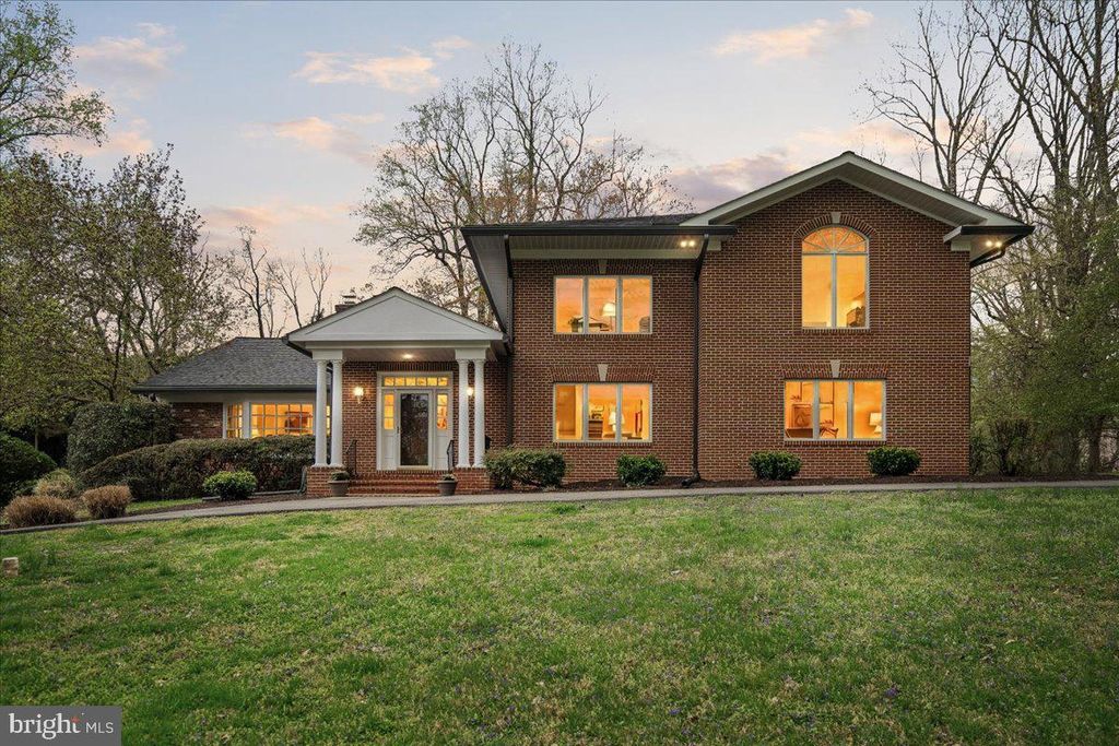 10810 BURBANK DR, Potomac, MD 20854